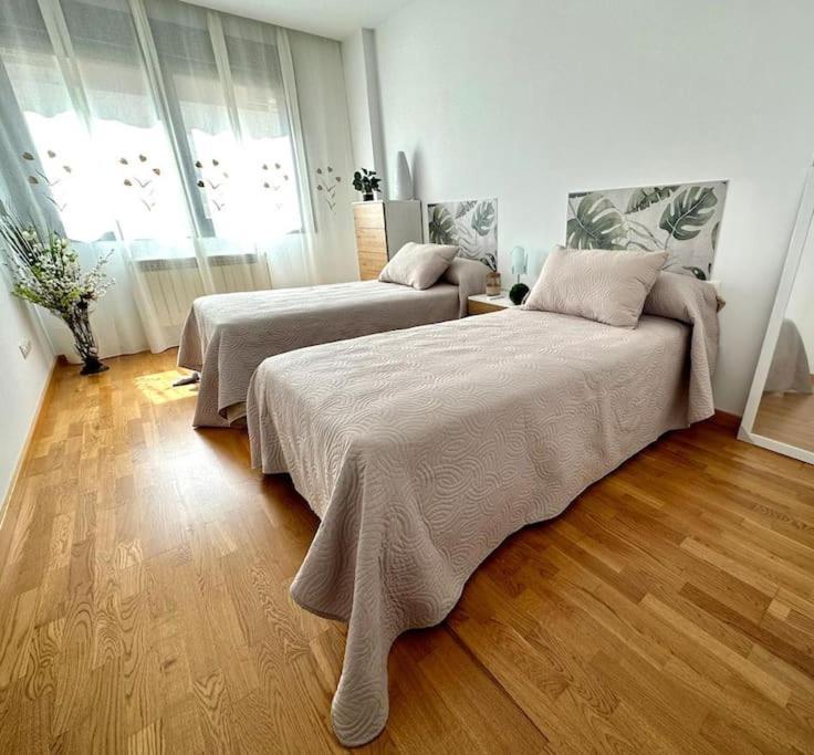 Studio 14 + Garaje Incluido. Nuevo, Elegante, Acogedor. Haro Exterior foto
